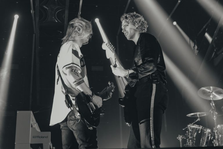 LIVE REVIEW: 5 Seconds Of Summer Meets Atlanta With Nonstop Excitement