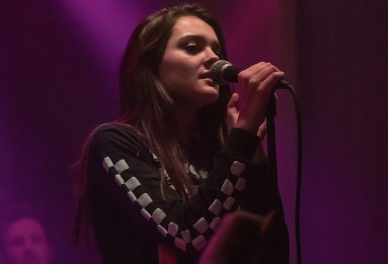 Live Review: Charlotte Lawrence and Chloe Lilac Shine at Aisle 5