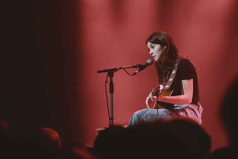 Gracie Abrams’ endearing acoustic show in Southampton, UK