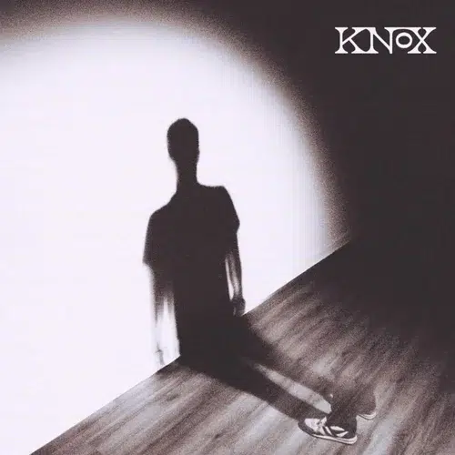 Knox drops his new lovestruck single “Invisible”