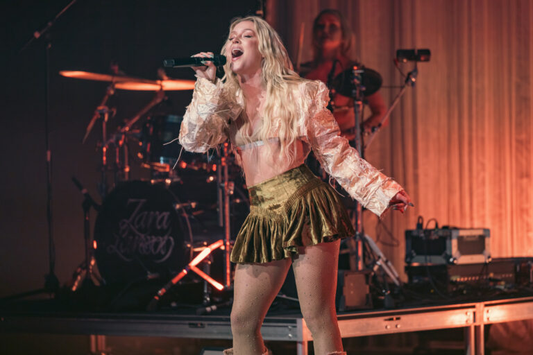 Zara Larsson’s stellar performance lights pp Atlanta’s Center Stage Theatre